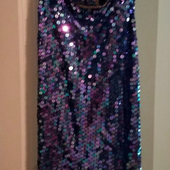 Formal Dress - Picture 4 of 5